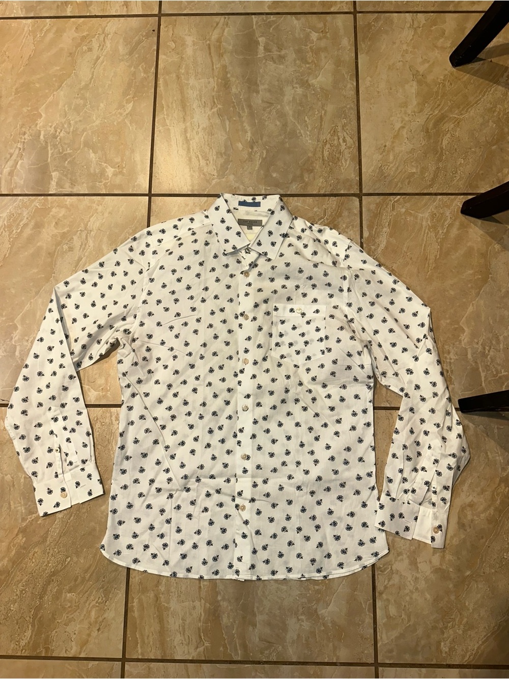Floral Ted Baker men's white long-sleeve button-down Size 4